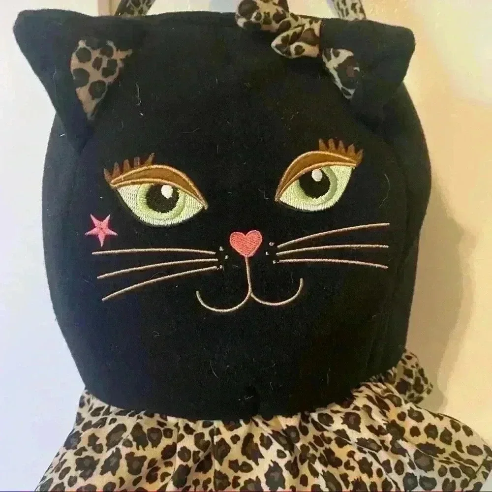 Cute kitty cat basket with meowing sound